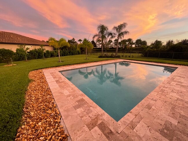 Sunset - 239 SE Courances Dr