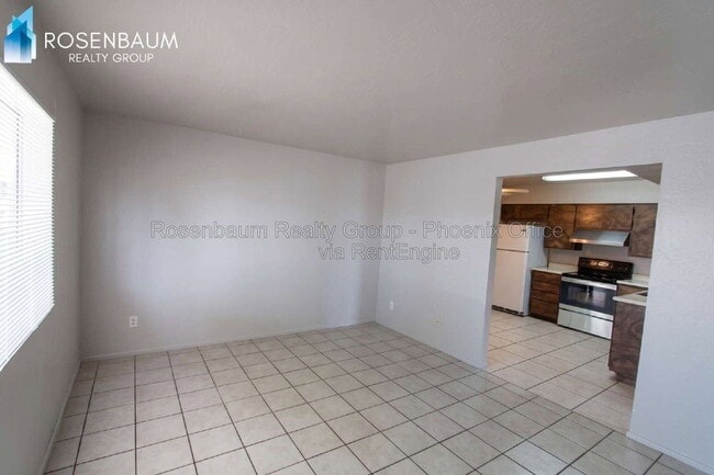 Building Photo - 733 S Morris Unit 1