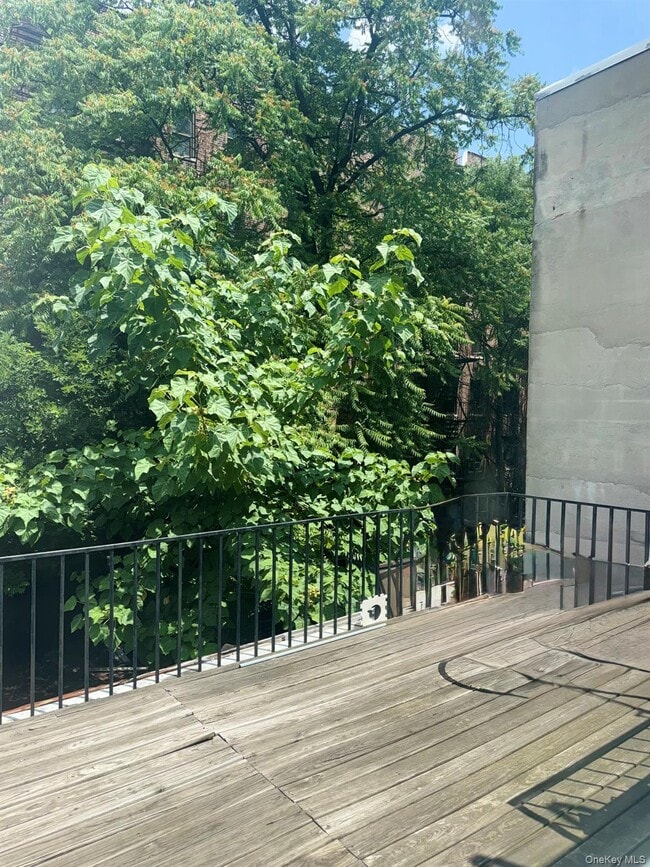 Building Photo - 387 E 152nd St Unit 2nd floor