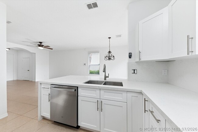 402 Seminole Palms Dr
