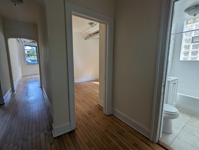 Photo - 2338 N Spaulding Ave Unit G