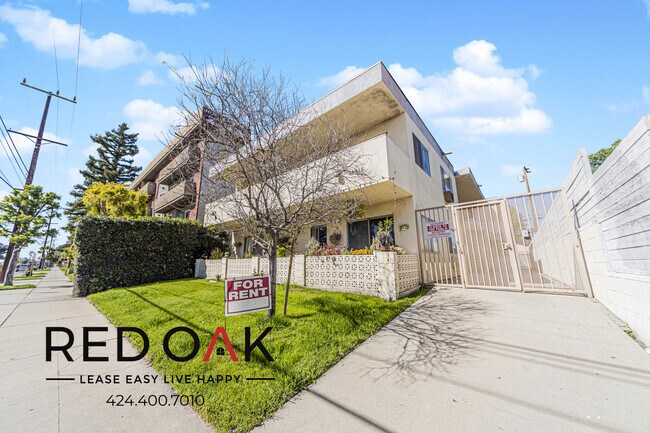 Photo - 16515 Victory Blvd Unit 6