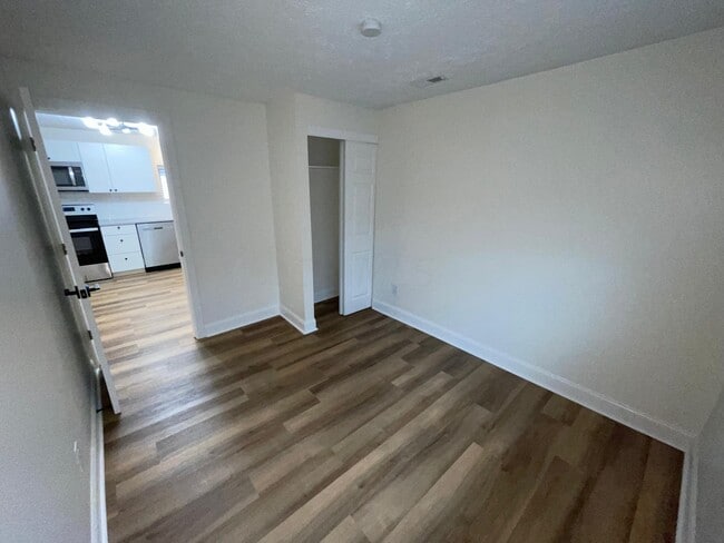 Photo - 1855 Tanis Dr