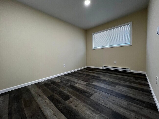 Photo - Aaron Apartments