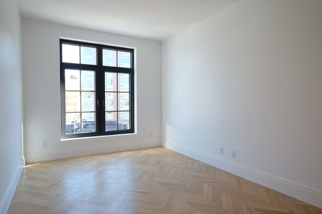 Photo - 300 W 122nd St