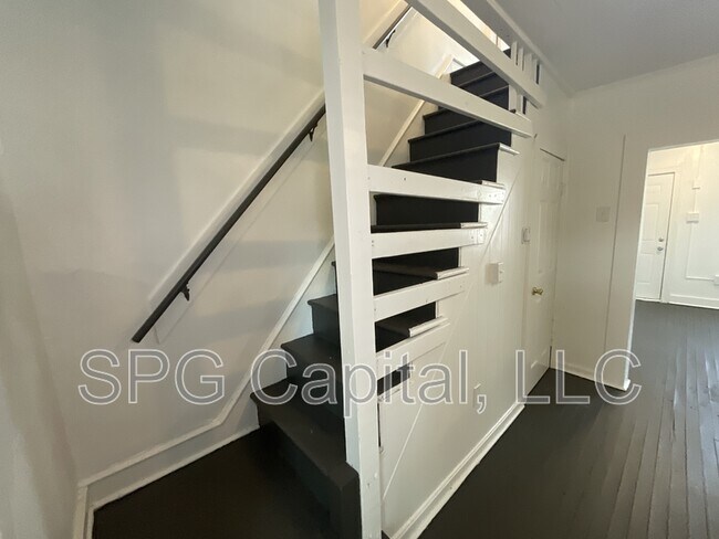 Photo - 444 S Duke St