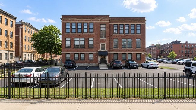 Building Photo - 72 Lubec St