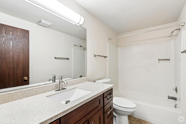 2BR, 1BA - 850SF - Bathroom