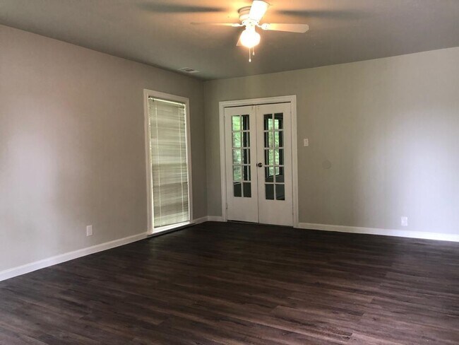 Photo - Move in Ready in Central Houston, 2 Bed/1 ...