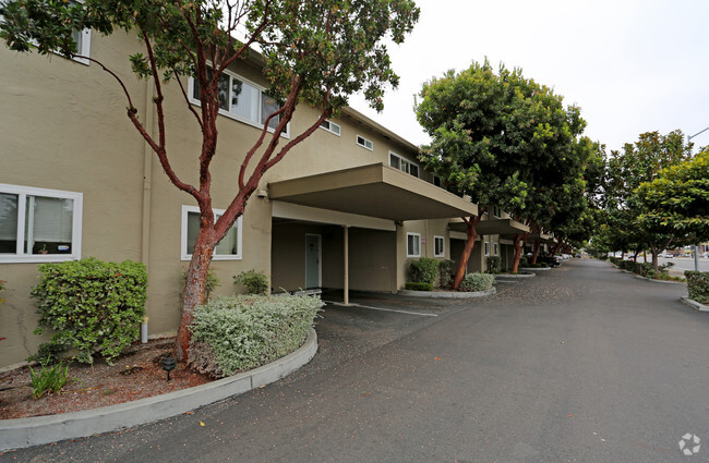 Building Photo - Washington Townhomes