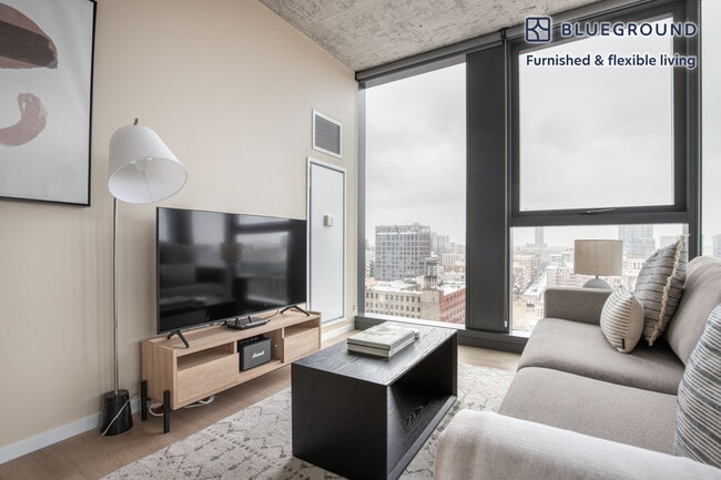 Photo - 160 N Morgan St Unidad FL14-ID1067