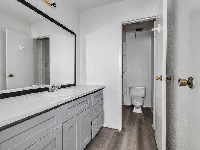 Photo - 12658 Ashford Meadow Dr Unidad D