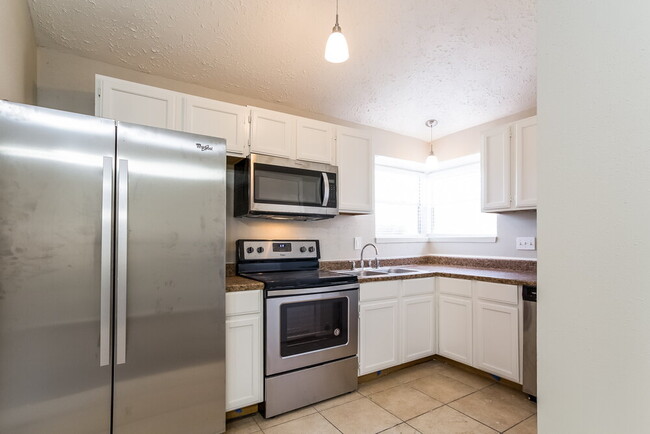 Photo - 7010 Foxmont Ln