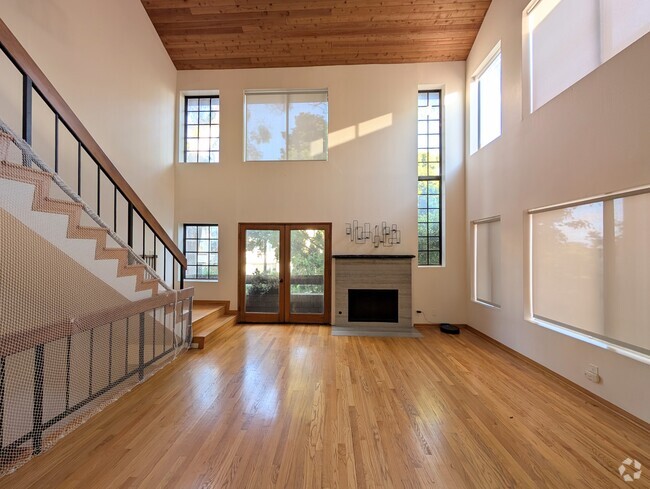 Building Photo - 12815 Caswell Ave Unit 101 Rental