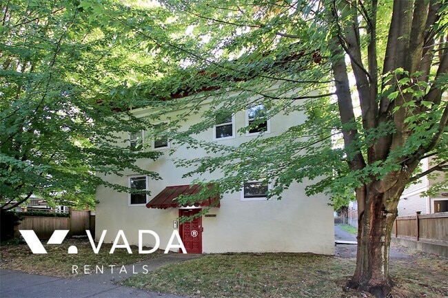 Building Photo - Hastings 1 Bedroom Apartment Rental 4-2026... Unit 4