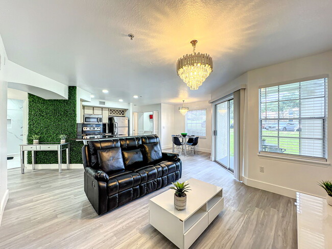 Building Photo - 7300 Westpointe Blvd Unit 712