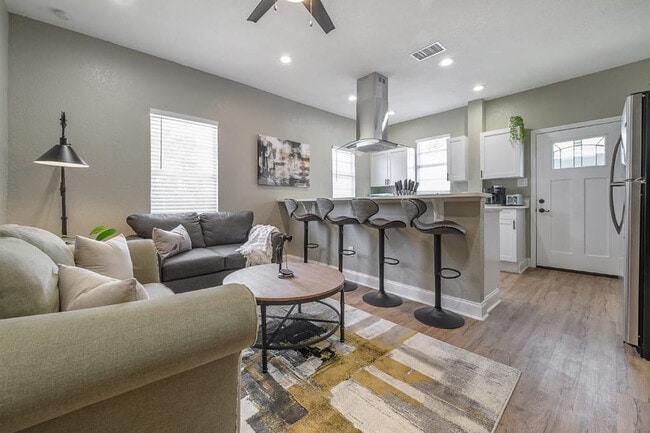 Photo - 2501 W North B St Unidad FL2-ID1053139P