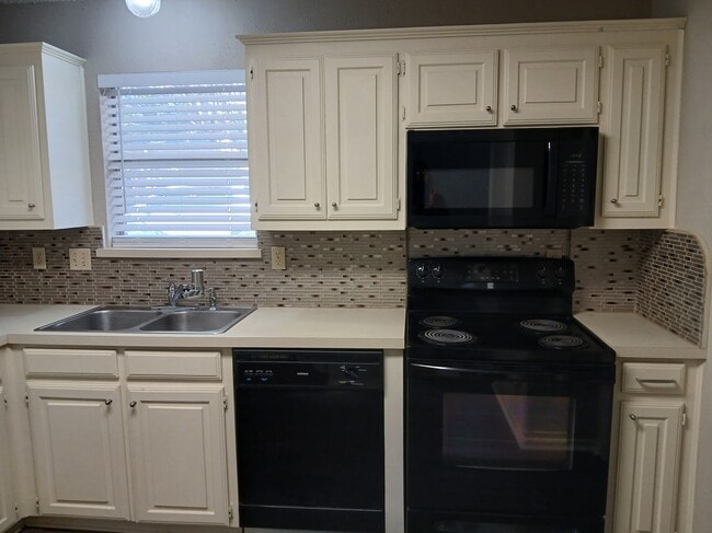 Photo - 3202 Foxboro Dr