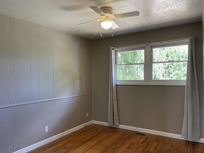 Photo - Spacious 3-Bedroom Home with Bonus Room & Two-Car Garage