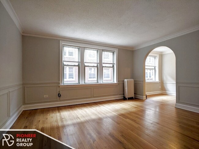 Building Photo - 542 W Surf St Unit 540-N1