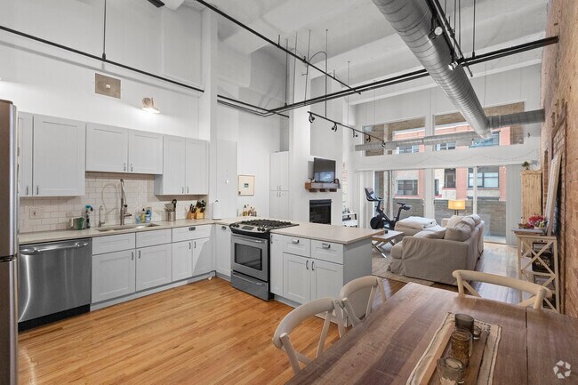 Building Photo - 1000 W Washington-314 Unit 314 Rental