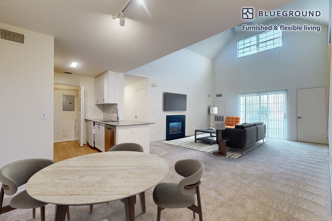 Photo - 313 Avalon Cir Unidad FL2-ID2282A