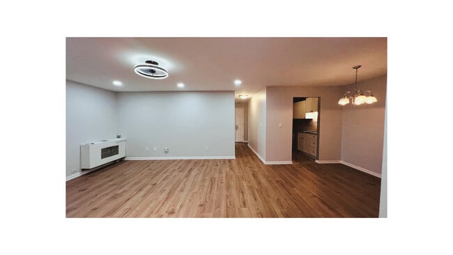Photo - 566 Somerset Ln
