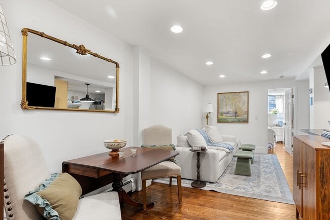 Building Photo - 302 K St Unit B