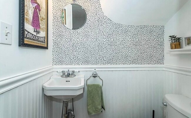 Photo - 262 W Fifth St