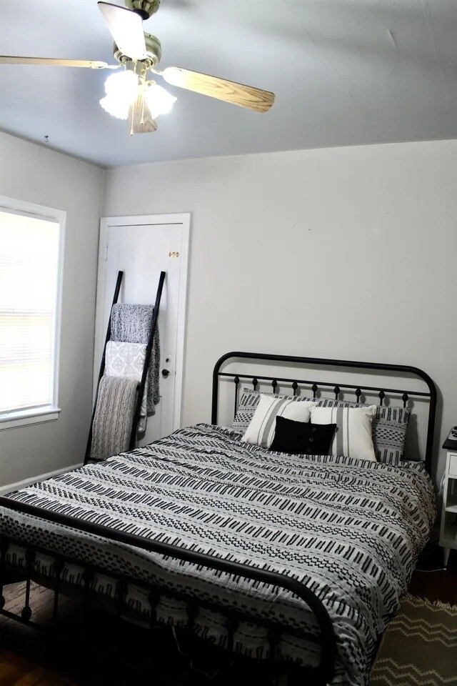 Photo - 315 W 6th St