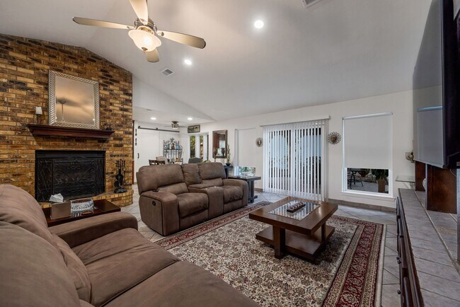 Photo - 127 Sagewood Dr