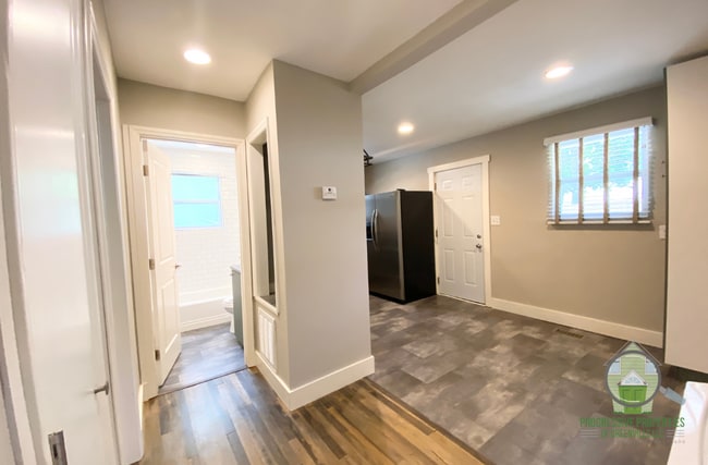 Photo - 403 Glenn Rd