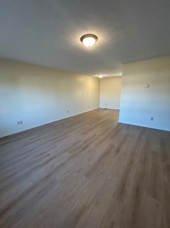 Photo - 3601-B Hillcrest Dr Unit 3601-B Hillcrest Dr