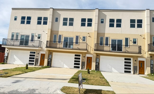 Building Photo - 3607 Portland St