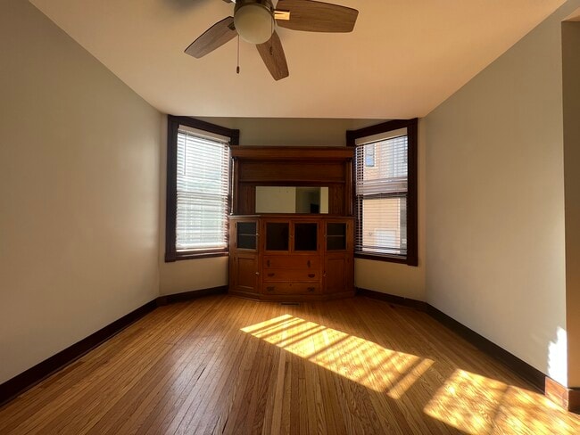 Photo - 919 Pleasant St Unit 1F