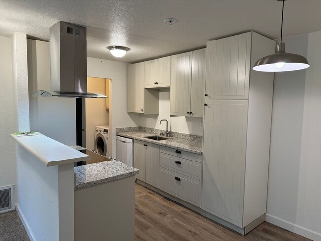 Building Photo - Adorable 2-bedroom 1 full bath and 1 car g... Unit 8201 Camino Colegio