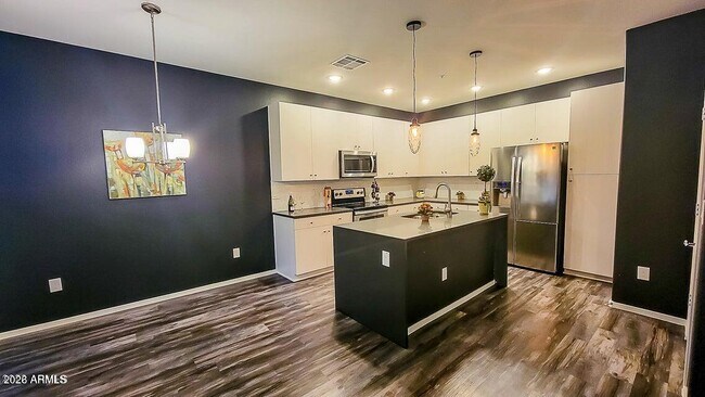 Photo - 2362 E Huntington Dr