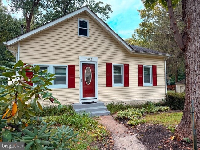 Building Photo - 862 Birch Trail