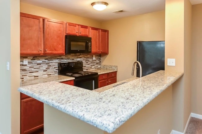 Montgomery Manor Apartments & Townhomes