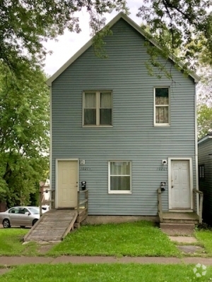 Building Photo - 1020 E 6th St Unit B Rental