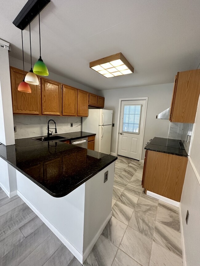 Photo - 303 N Caroline Pl