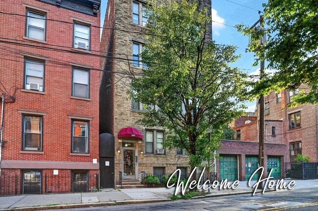 Building Photo - 247 Montgomery St Unit # 7