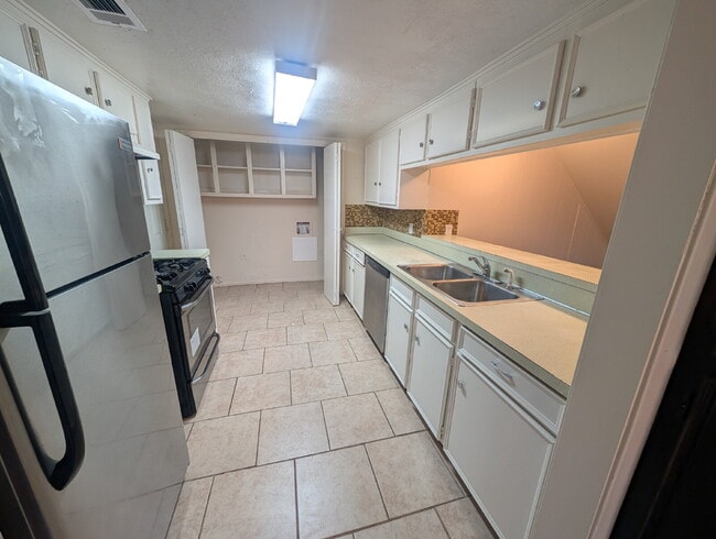 Photo - 131 N Cottonwood Dr