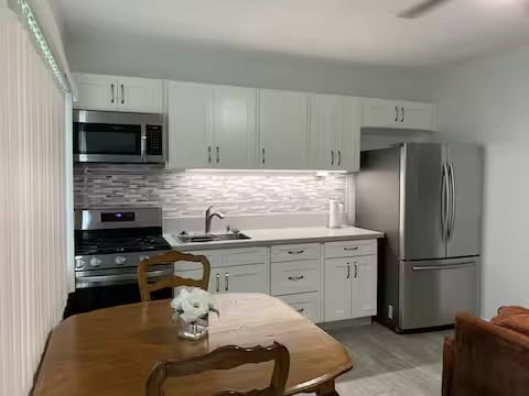 Building Photo - 50 Maile St Unit 1