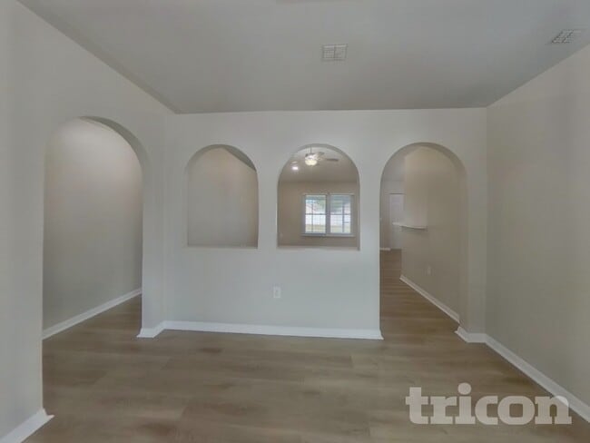 Photo - 250 Canterbury Ct