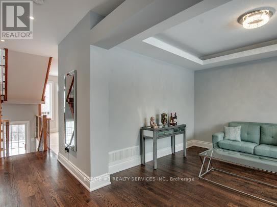 Photo - 32 River Rock Crescent