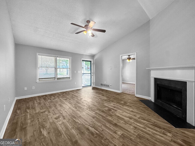 Photo - 368 Wesley Mill Pl