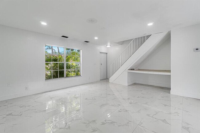 Photo - 7924 Kimberly Blvd