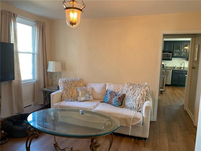 Photo - 62 Dixon St Unit 1