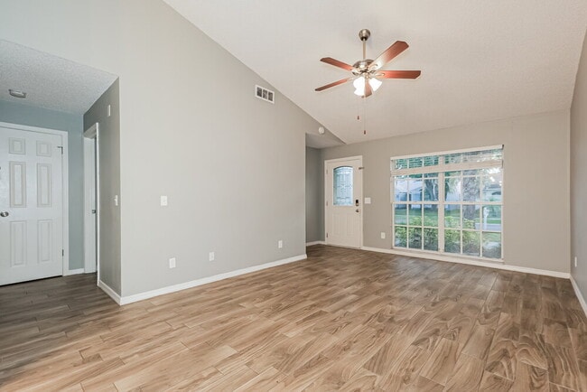 Photo - 9715 Little Pond Way